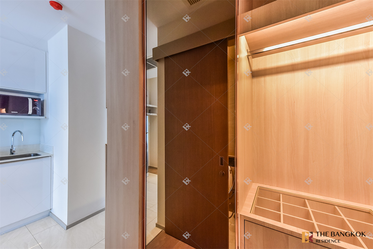 picture Ashton Silom near BTS Chong Nonsi Room available, great price - 1/10