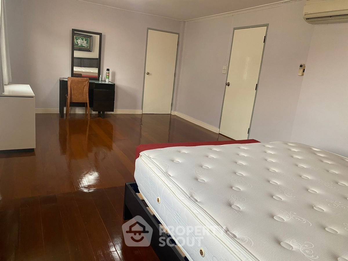 picture Pet-Friendly 4-BR House For Rent Near Bang Chak, Phra Khanong (ID 1549488) - 32/38