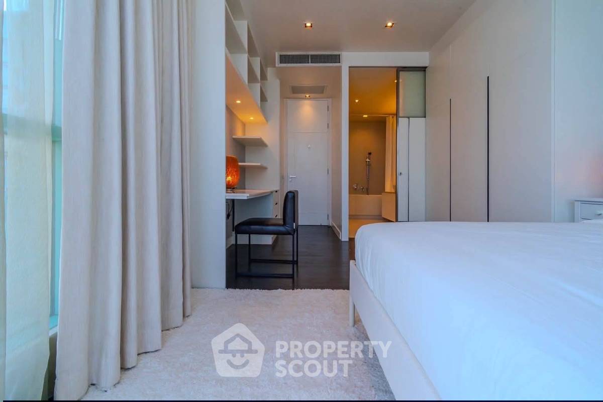 picture 5-BR 381 Sqm High-Floor Condo At Chatrium Riverside, BTS Saphan Taksin (ID 3155875) - 10/17
