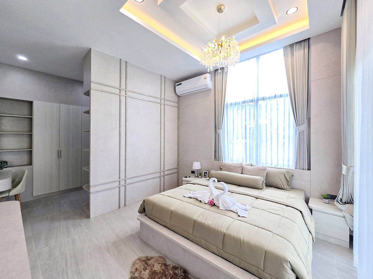 รูป High End Pool Villa for Sale East Pattaya 4 Bed Private Pool - รูปที่ 8/21