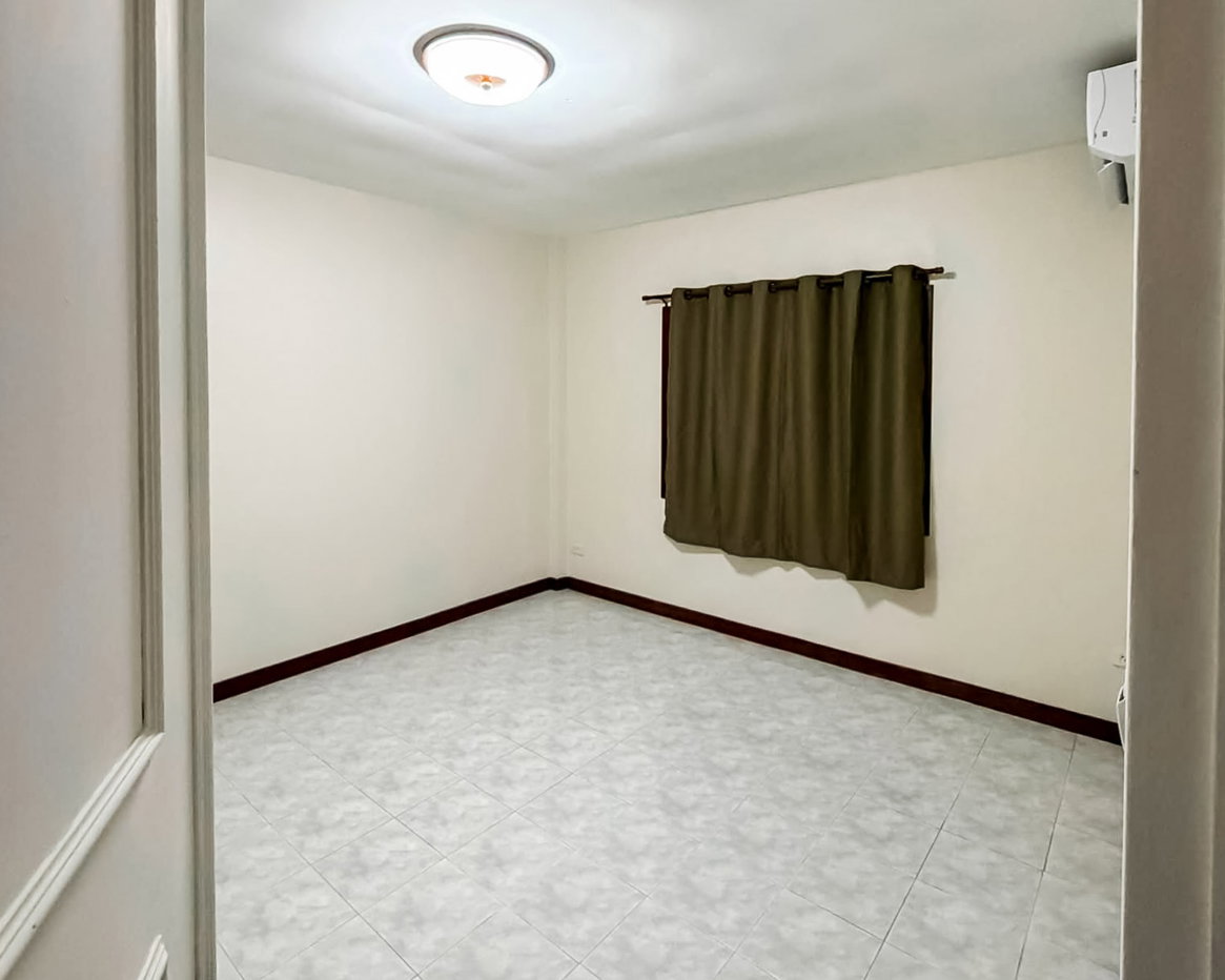 รูป 3 Bedroom House for Sale Near Mabprachan Lake Pattaya - รูปที่ 10/15