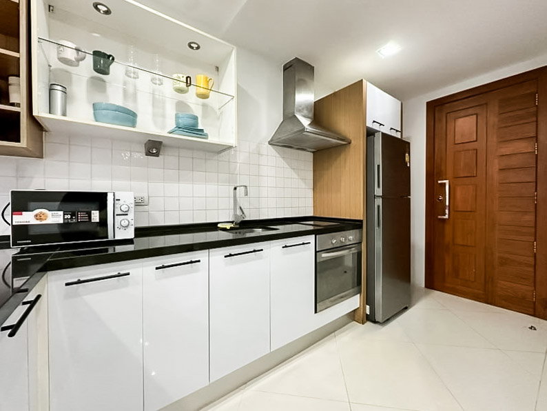 picture Beachfront Sea View Condo for Sale Laguna Heights Wongamat - 8/19