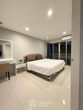 Pet-Friendly 1-Bedroom Condo, Wittayu Complex Near BTS Phloen Chit (ID 2069128)