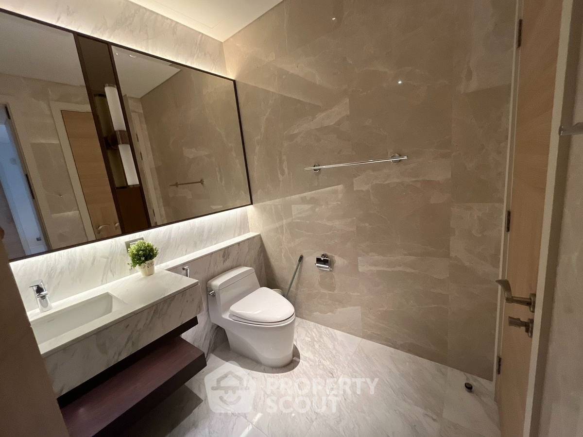 picture 2-BR Condo At Sindhorn Residence, High-Floor 32nd, BTS Ratchadamri (ID 3153876) - 11/15