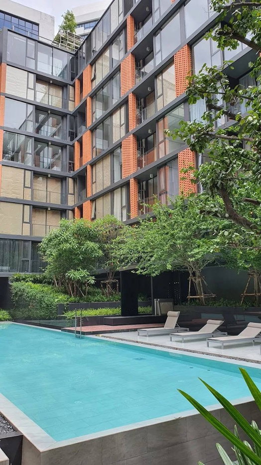 รูป (FY037) ให้เช่า Quintara Treehaus Sukhumvit 42 ชั้น 10 ห้อง 1 ห้องนอน วิวสระ ใกล้ BTS เอกมัย - รูปที่ 4/8