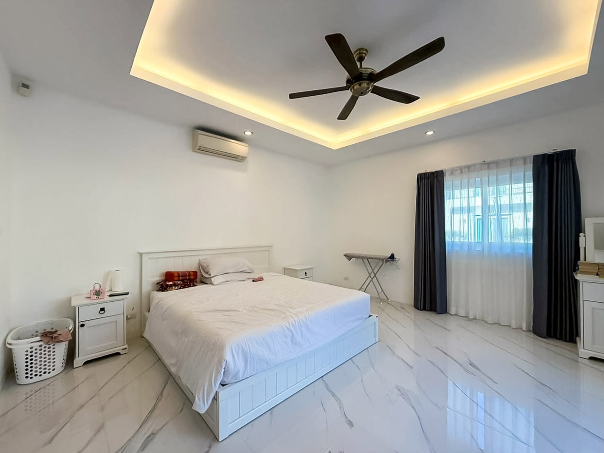 picture 8 Bedroom Luxury Estate for Sale Mabprachan Pattaya - 16/28