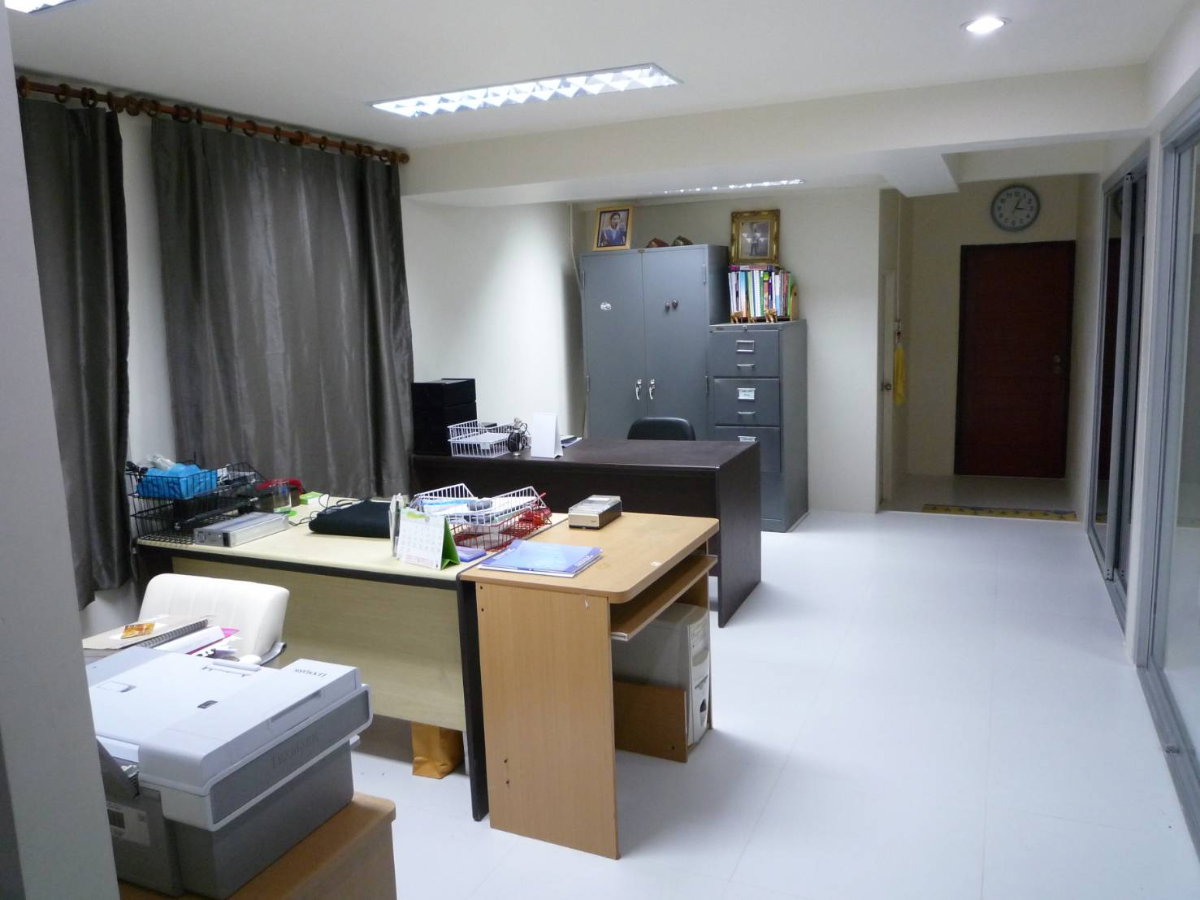 picture Home office & Warehouse / House & garage for rent - 9/12