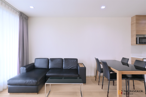 Location Near Employment, Surrounded by Lifestyles RHYTHM Ratchada-Huaikhwang near MRT Huai Khwang Station