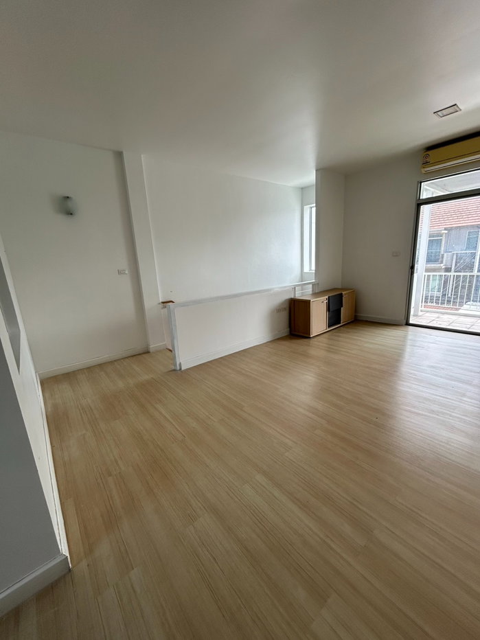 รูป ขายบ้านมือ 2 บ้านใหม่เทพารักษ์-วงแหวน ทำเลดี ใกล้ทางด่วน (สภาพดี ) สนใจโทร 083-1606336 - รูปที่ 3/15