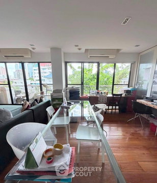 2-BR 150 Sqm Condo At Supreme Ville, MRT Khlong Toei (ID 3153682)
