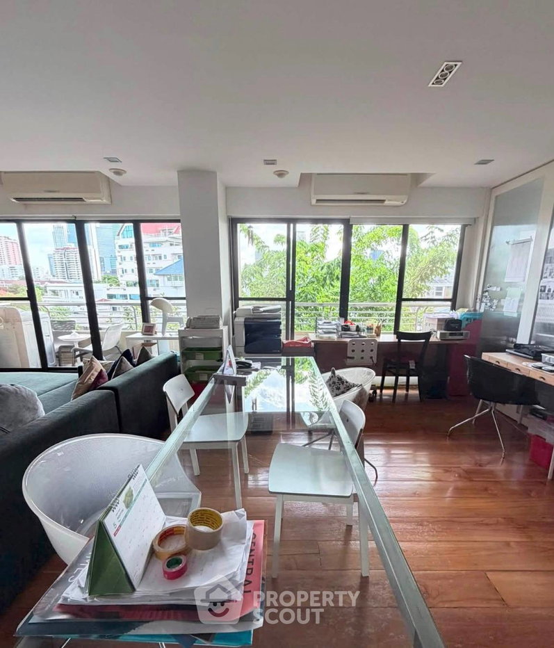 picture 2-BR 150 Sqm Condo At Supreme Ville, MRT Khlong Toei (ID 3153682) - 1/4