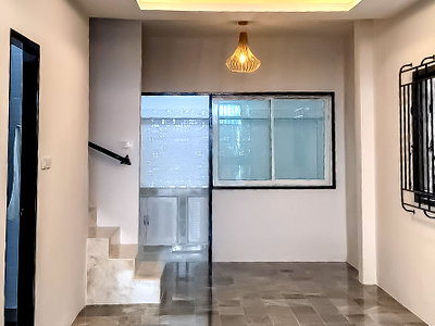 ทาวน์โฮม ชลบุรี : Townhouse for Sale Noen Plub Wan East Pattaya 2 Bedroom