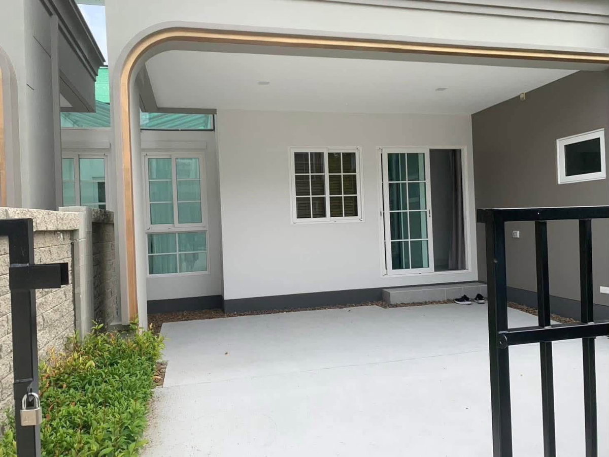 รูป 🏡✨ บ้านเดี่ยวพร้อมอยู่ แกรนดิโอ บางนา กม.5 4 ห้องนอน 3 ห้องน้ำ ทำเลบางนา กม.5 ทำเลศักยภาพ เดินทางสะดวก เชื่อมต่อบางนา ศรีนครินทร์ - รูปที่ 3/10