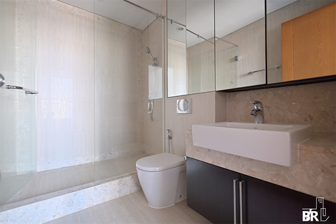 Luxury Unit, Ready for You Without the Wait The Park Chidlom near BTS Chit Lom