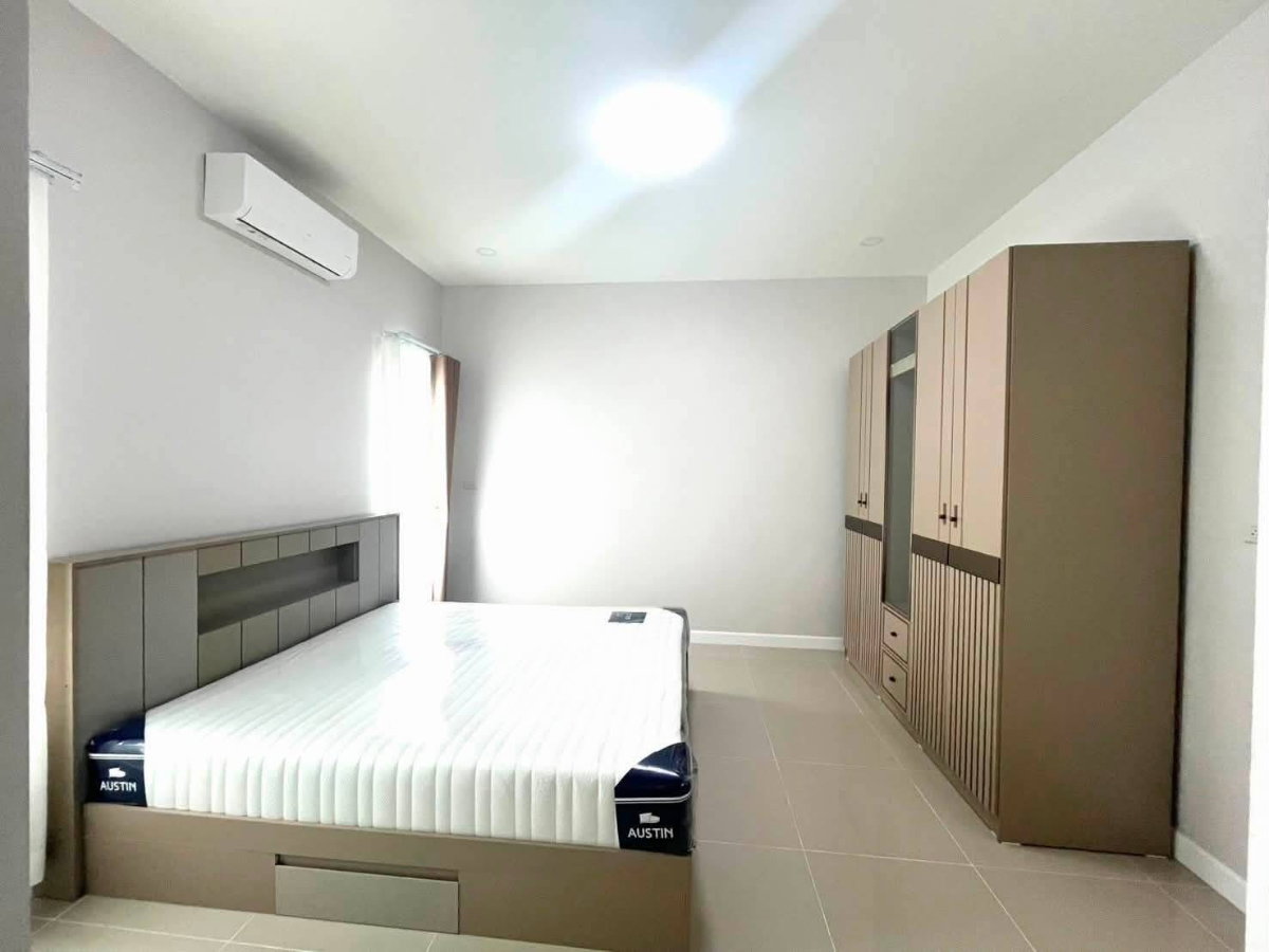 รูป ให้เช่า บ้านใหม่นอกโครงการ 3 ห้องนอน 2 ห้องน้ำ หน้าตลาดหางดง เชียงใหม่ พร้อมเฟอร์นิเจอร์ เครื่องใช้ไฟฟ้า (R1394) T.0946511456 - รูปที่ 8/10