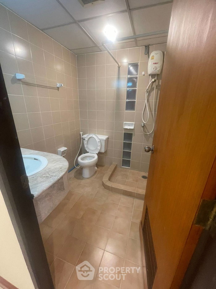 รูป คอนโด 2 ห้องนอน Aree Place สุขุมวิท 26 ใกล้ BTS พร้อมพงษ์ (ID 998963) - รูปที่ 4/16