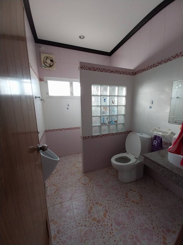 รูป ขายบ้านเดี่ยว 2 ชั้น พร้อมบ้านชั้นเดียวบนพื้นที่เดียวกัน ที่ดิน 119 ตร.ว. จอดรถ 2 คัน บรรยากาศร่มรื่น - รูปที่ 11/21