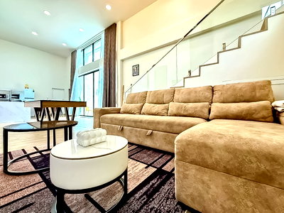 Houses for sale Bang Lamung Chonburi : Stylish Pool Villa for Sale Huay Yai East Pattaya 4Bedroom
