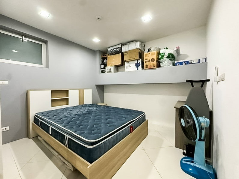 picture Beachfront Sea View Condo for Sale Laguna Heights Wongamat - 12/19