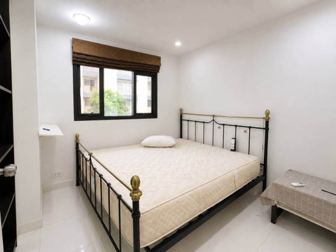 ð·ïļ P-2014 | The Grand Condo Spacious Layout & Resort Pool View Near BTS Ratchadamri 17,900 THB | Line Id: @easycondoplus | 099-229-6397