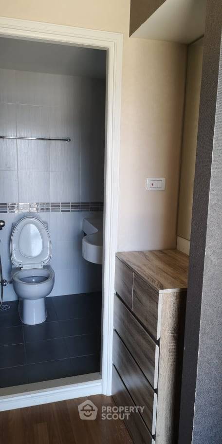 picture 2-BR Condo 53 Sqm, 18th-Floor At Lumpini Park Rama 9 (MRT Phra Ram 9) (ID 476286) - 6/11