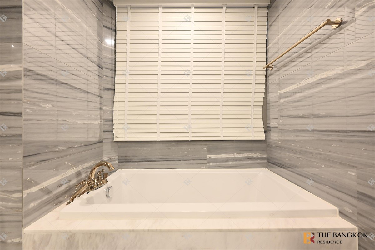 picture Ashton Residence 41 near BTS Phrom Phong Ultimate Luxury Condo in Business District - 2/10