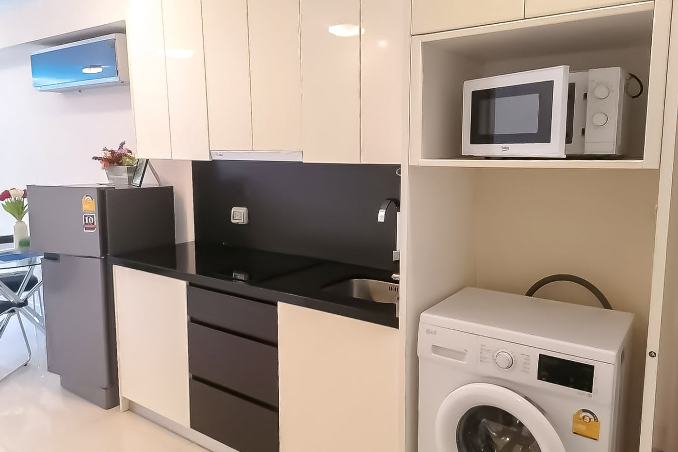 picture Studio Condo for Rent Park Royal 2 Pratumnak Fully Furnished - 2/6