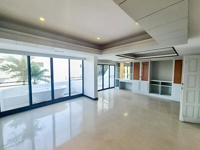 รูป Beachfront Townhouse for Sale Dongtan Beach Pattaya - รูปที่ 6/15