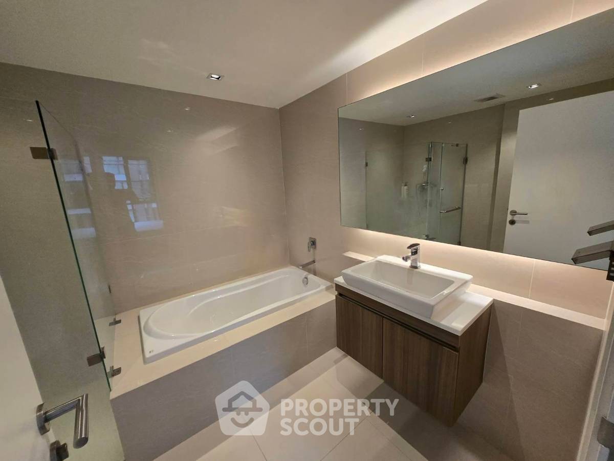 picture 2-BR Condo For Rent Vtara 36, 50 Sqm Near BTS Thong Lor (ID 3153897) - 9/11