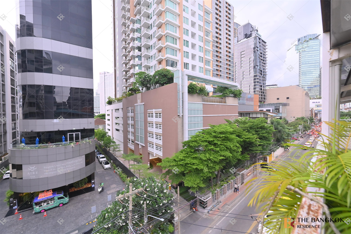 picture Premier Condominium near BTS Phrom Phong - 1/10