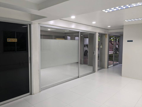 Home office & Warehouse / House & garage for rent