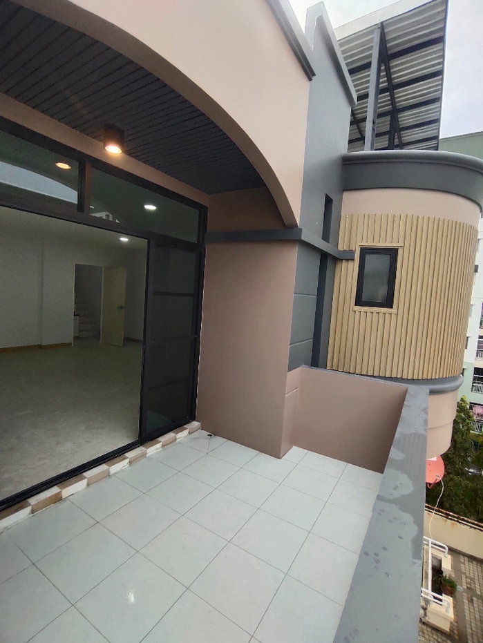 รูป For Rent (ให้เช่า) อาคาร4ชั้นเล่นระดับที่หายาก ซื้อพักอาศัย หรือ เปิดกิจการ ในพื้นที่นี้ พร้อมเฟอร์นิเจอร์ +แอร์ติดตั้งทุกห้อง พร้อมอยู่ - รูปที่ 28/34