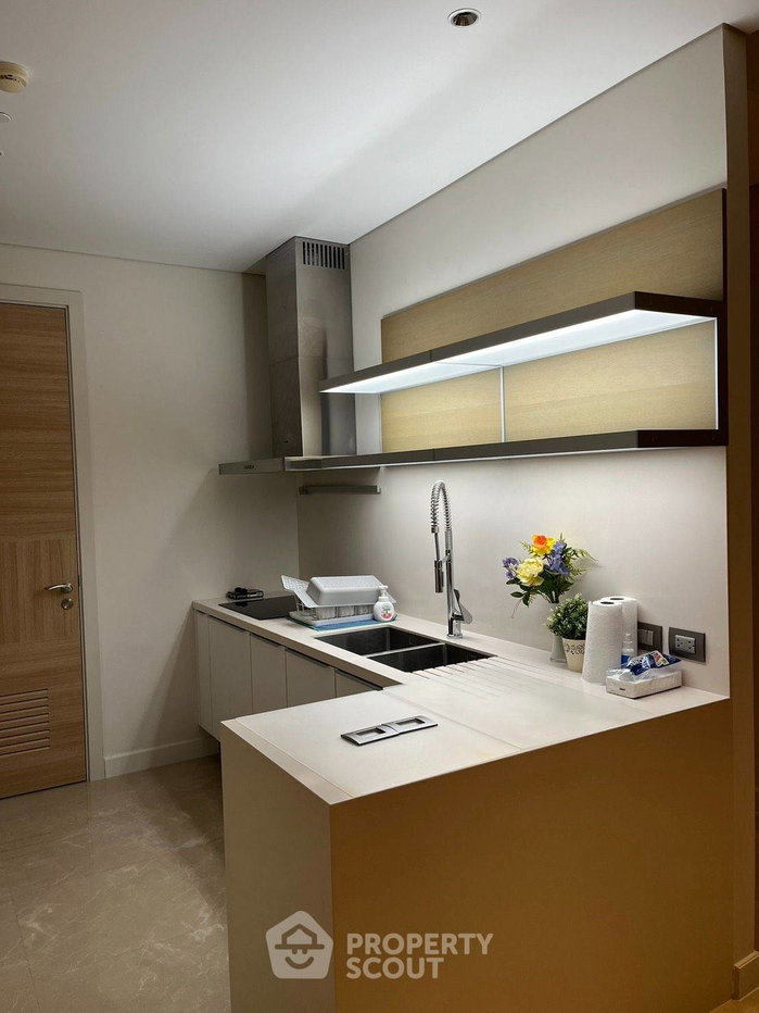 picture 2-BR Condo At Sindhorn Residence, High-Floor 32nd, BTS Ratchadamri (ID 3153876) - 2/15