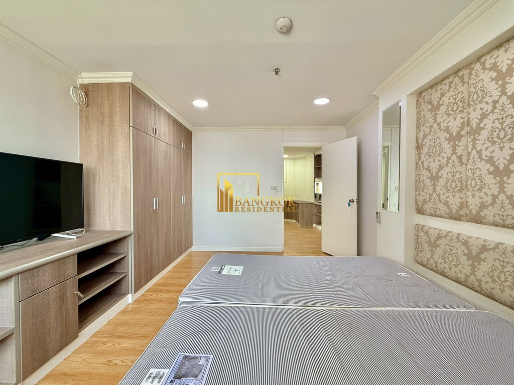 picture Baan Suanpetch | Renovated 3 Bedroom Condo in Sukhumvit 39 - BR15652CD - 16/33