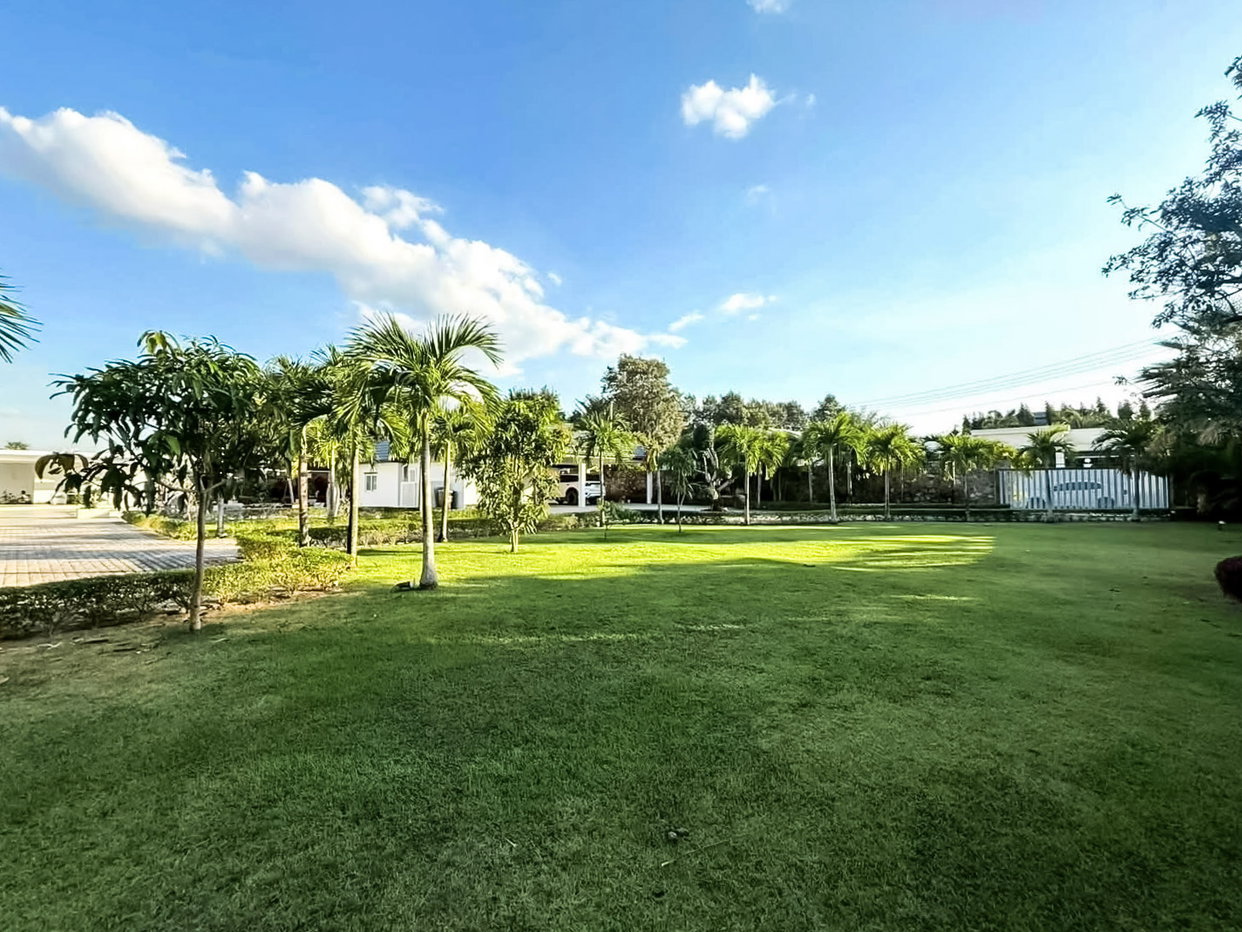 picture 8 Bedroom Luxury Estate for Sale Mabprachan Pattaya - 26/28