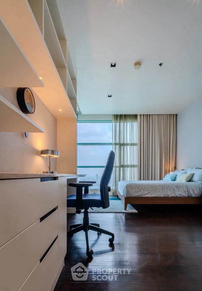 picture 5-BR 381 Sqm High-Floor Condo At Chatrium Riverside, BTS Saphan Taksin (ID 3153392) - 13/17