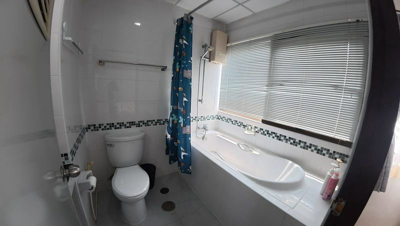 picture Condo for rent, Eastern Tower Sriracha, near Robinson Department Store and the beach. - 6/14