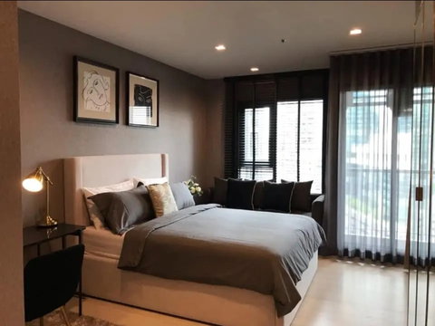 Life One Wireless condo offers the best price in the building, at just 19,000 baht per month.