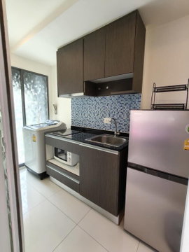 Condo for rent at MONIIQ Sukhumvit 64: 1 bedroom, 1 bathroom, includes washing machine. Line ID: p.in