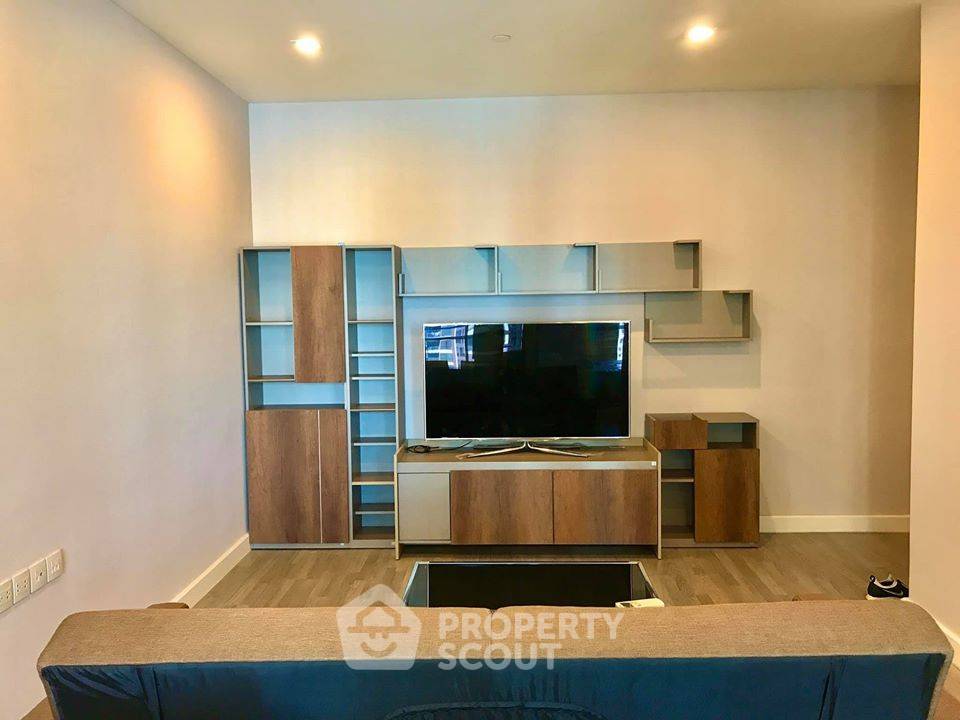 picture 1-BR 50 Sqm On 17th Floor At The Room Sathorn, 300m To BTS Saint Louis (ID 512062) - 3/13