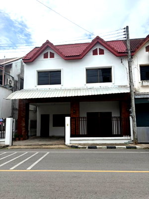 ทาวน์โฮม เชียงใหม่ : ขายทาวน์เฮาส์ 2 ชั้น หมู่บ้านวรุณนิเวศน์ พร้อมเข้าอยู่ ทำเลดี ใกล้ เซ็นทรัล เชียงใหม่ แอร์พอร์ต