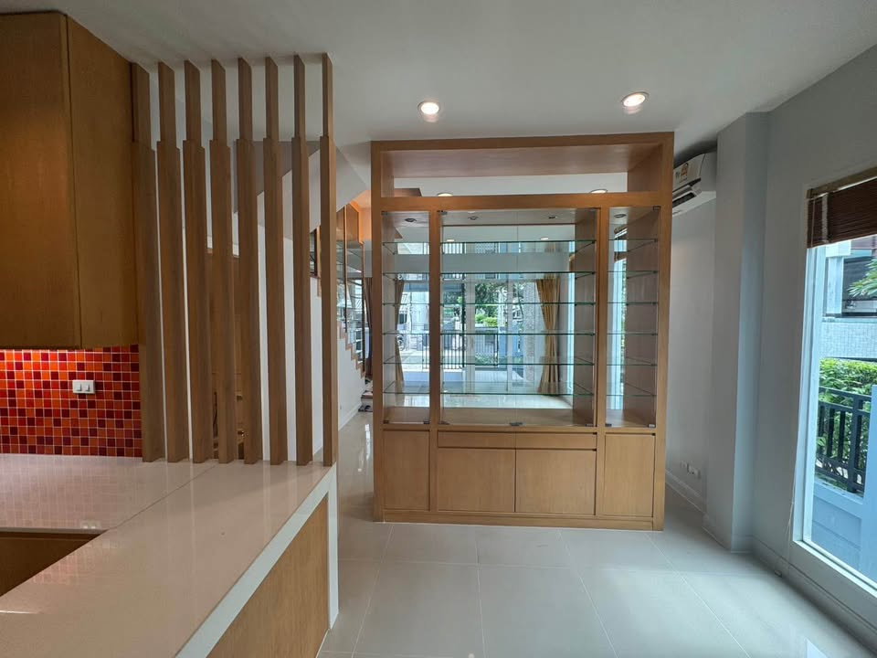 รูป R3124 ให้เช่าทาวน์เฮ้าส์ 3 ชั้น หลังมุม บ้านกลางเมือง เออร์บาเนี่ยน พระราม 9-ลาดพร้าว (ว่างค่ะ) - รูปที่ 5/32