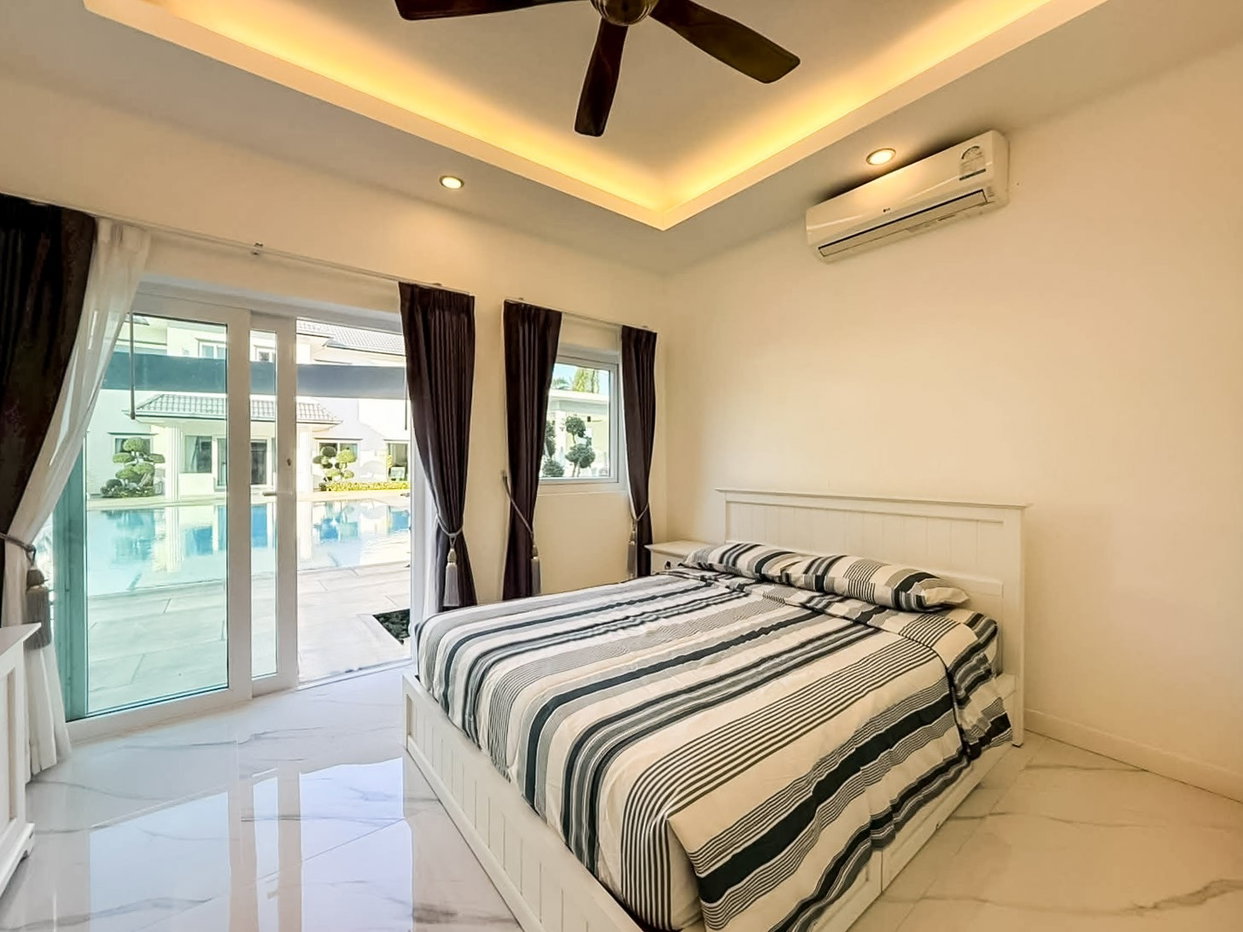 picture 8 Bedroom Luxury Estate for Sale Mabprachan Pattaya - 10/28