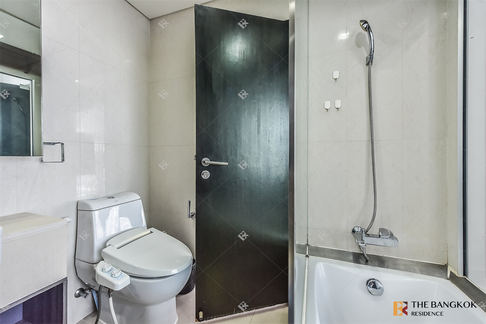 Le Luk Condominium Book before anyone else near BTS Phra Khanong