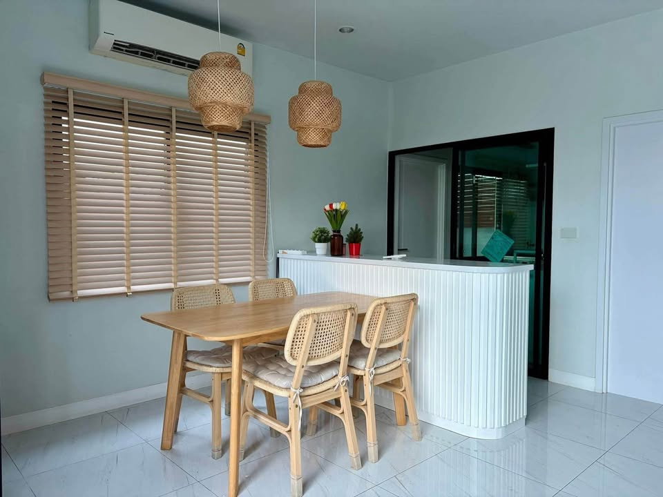 รูป R3122 ให้เช่าบ้านแฝดสไตล์บ้านเดี่ยวหลังริม Como Bianca (ว่างค่ะ) ใกล้เมกาบางนา - รูปที่ 4/22