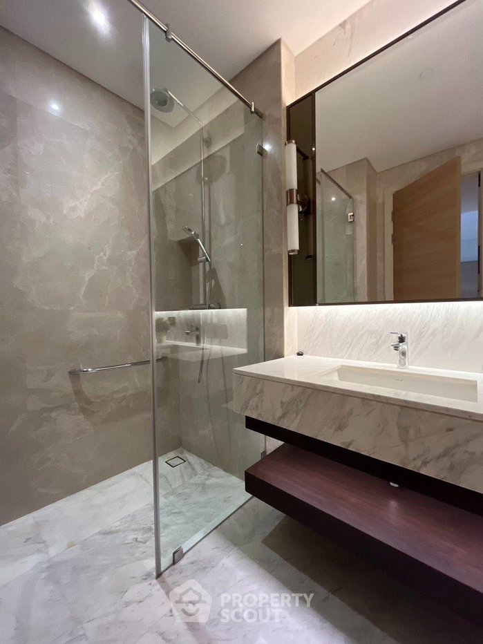 picture 2-BR Condo At Sindhorn Residence, High-Floor 32nd, BTS Ratchadamri (ID 3153876) - 12/15
