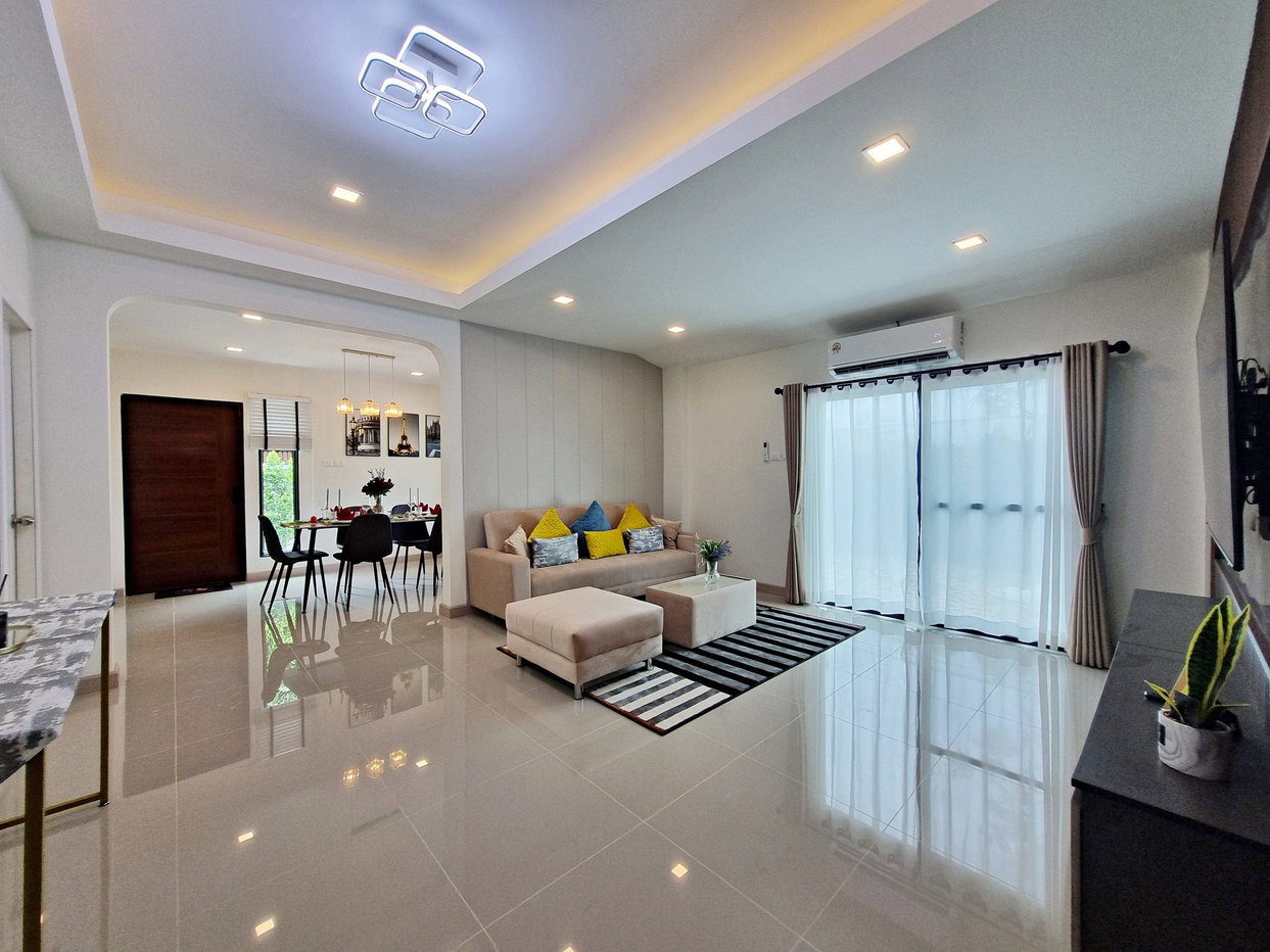 รูป Modern 3-Bedroom Corner House for Rent in East Pattaya - รูปที่ 4/17