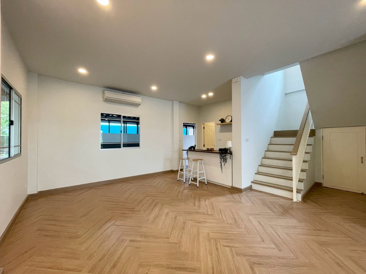 รูป ขาย บ้านเดี่ยวรีโนเวทใหม่ พร้อมพัฒน์ 1 หทัยราษฎร์ 39 แต่งสไตล์ MUJI Minimal พร้อมเข้าอยู่ ราคาคุ้มกว่าหลังอื่น - รูปที่ 8/34