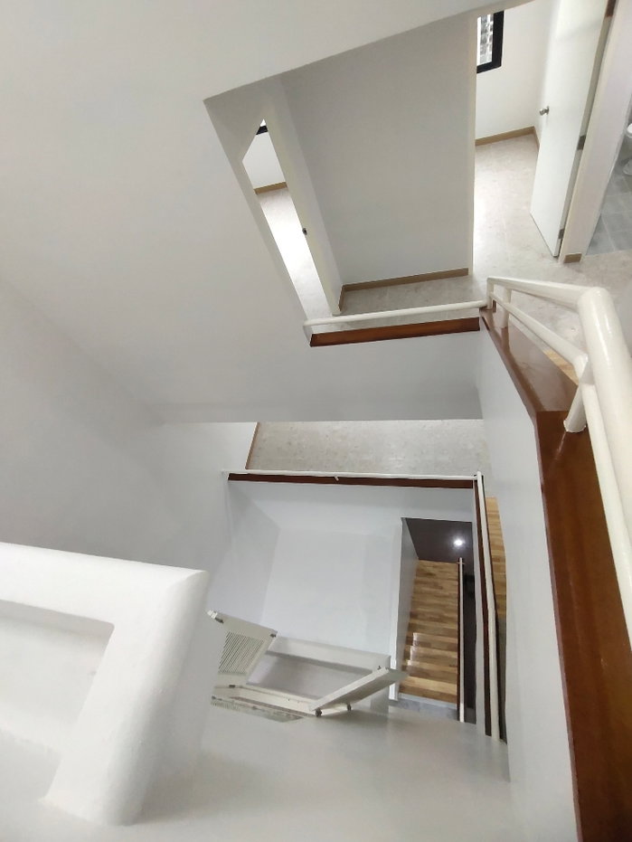 รูป For Rent (ให้เช่า) อาคาร4ชั้นเล่นระดับที่หายาก ซื้อพักอาศัย หรือ เปิดกิจการ ในพื้นที่นี้ พร้อมเฟอร์นิเจอร์ +แอร์ติดตั้งทุกห้อง พร้อมอยู่ - รูปที่ 10/34