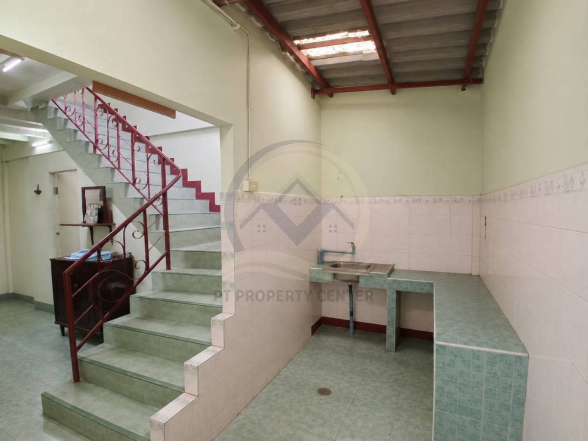 รูป หมู่บ้านปรีชา 9 ทาวน์โฮม 2 ชั้น ซอยรามคำแหง 186 มีนบุรี ทำเลศักยภาพ ต่อเติมครบ ติดถนนรามคำแหง ใกล้รถไฟฟ้า เปิดโอกาสให้เจรจาต่อรองได้ - รูปที่ 9/16